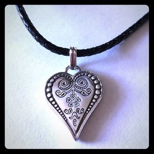 🌺 Brighton Heart Necklace